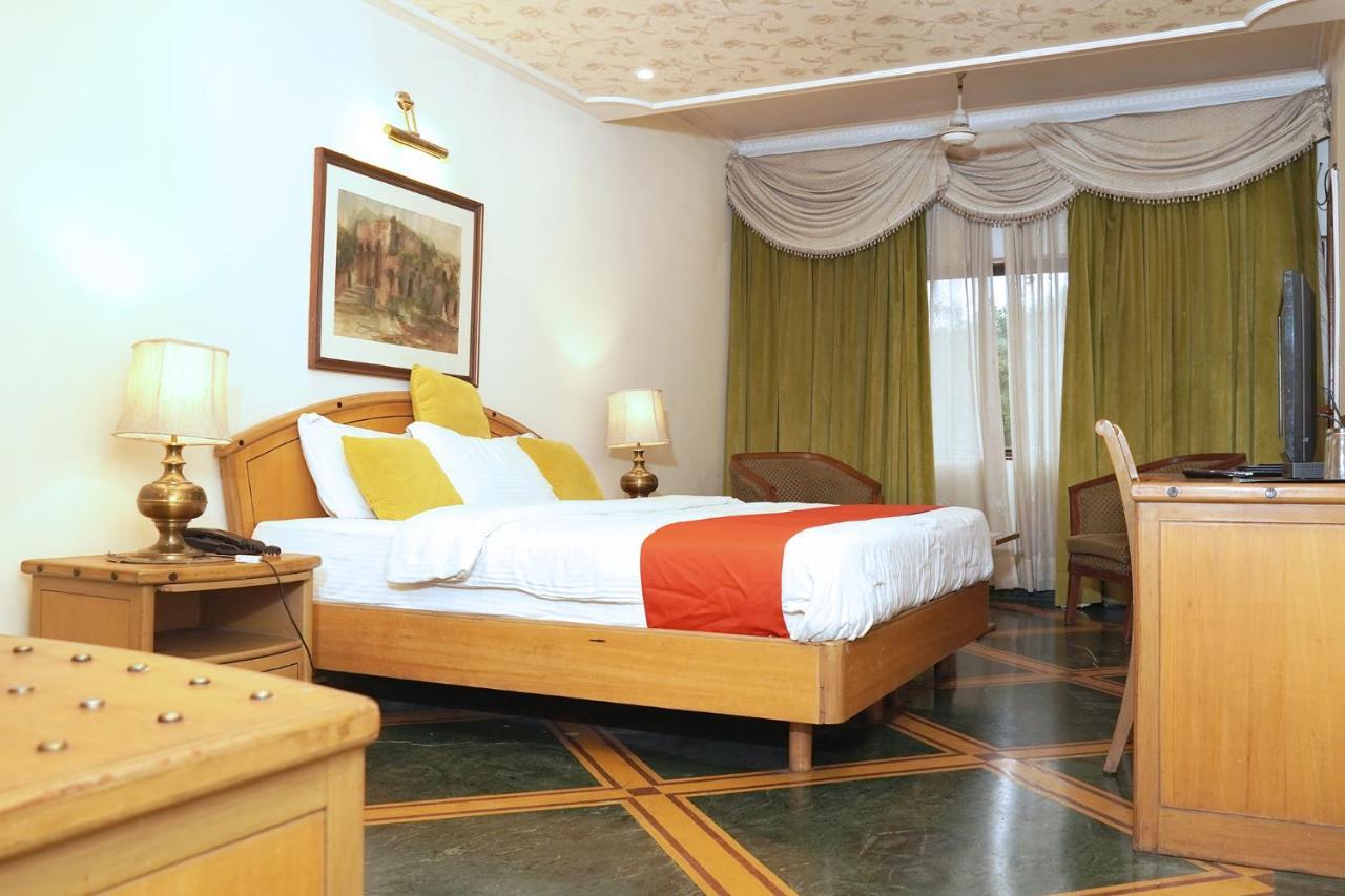 Fabexpress Kwality Regency Hotel