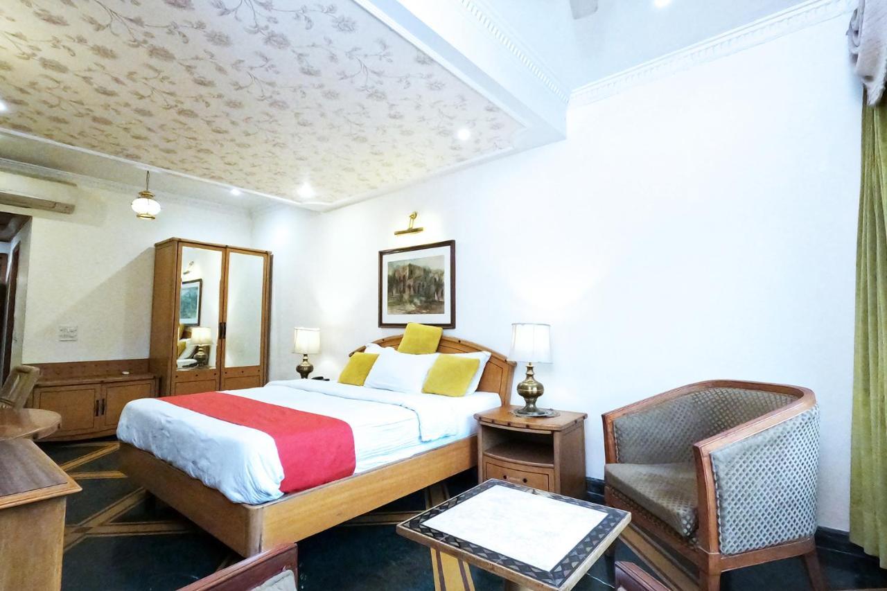 Fabexpress Kwality Regency Hotel
